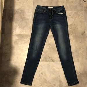 i’m selling encore jeans there skinny jeans size 1 color blue